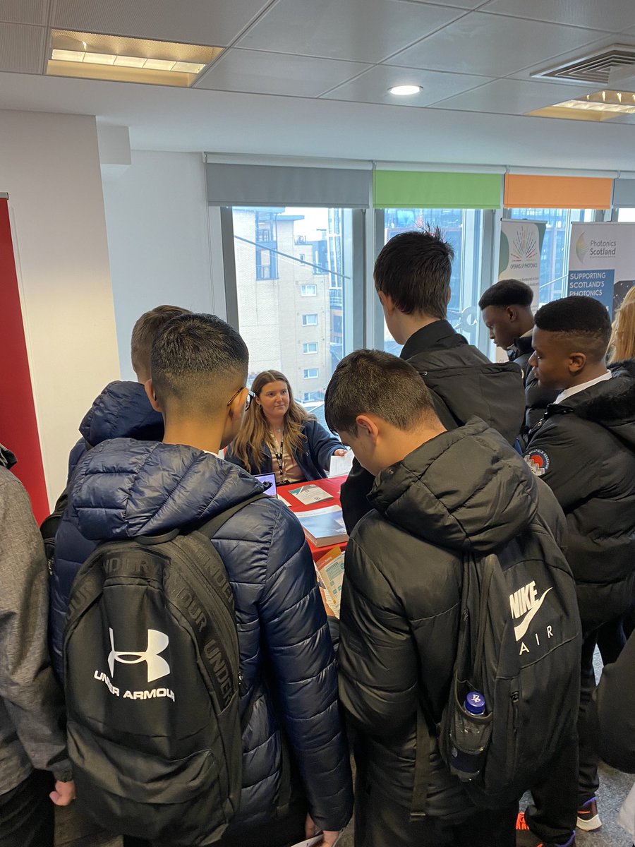 ClevedenScience's tweet photo. @EqualEngineers #EqualEngineers @ClevedenSec42 @MissTtheTeacher 16 of our senior pupil finding out about careers in STEM #STEMeducation https://t.co/HGPBvk7V5R