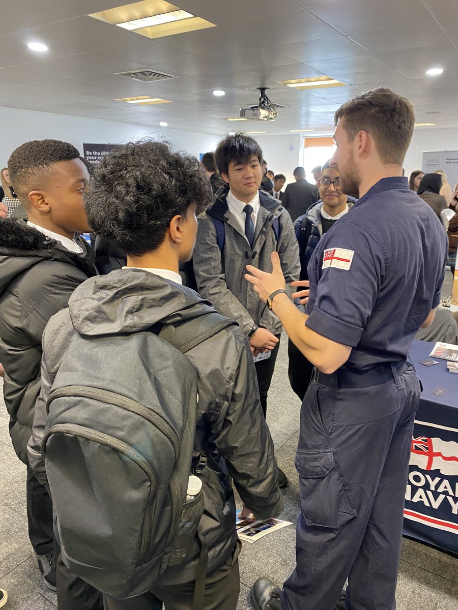 ClevedenScience's tweet photo. @EqualEngineers #EqualEngineers @ClevedenSec42 @MissTtheTeacher 16 of our senior pupil finding out about careers in STEM #STEMeducation https://t.co/HGPBvk7V5R