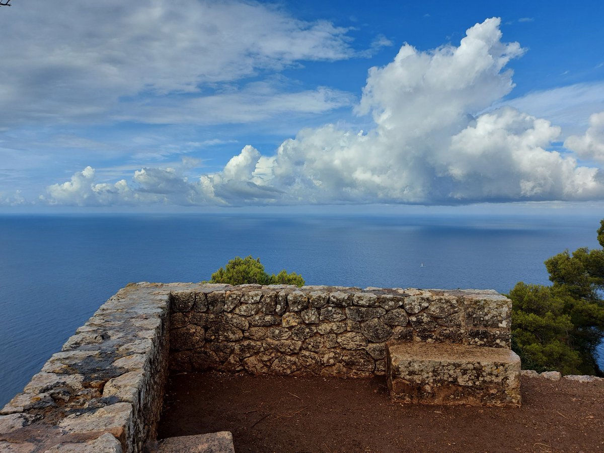 Es Mirador d'es Port (camí de s'Escolta). @MiquelSalamanca @TempsIB3