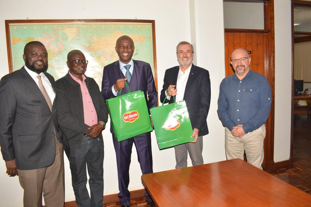 HonKangata's tweet photo. Our goal is to negotiate deals with private sector players who can uptake fruits from Muranga farmers.

Today we met Del Monte and explored potential areas of collaboration to increase farmers income. https://t.co/VsV5kWmaCO