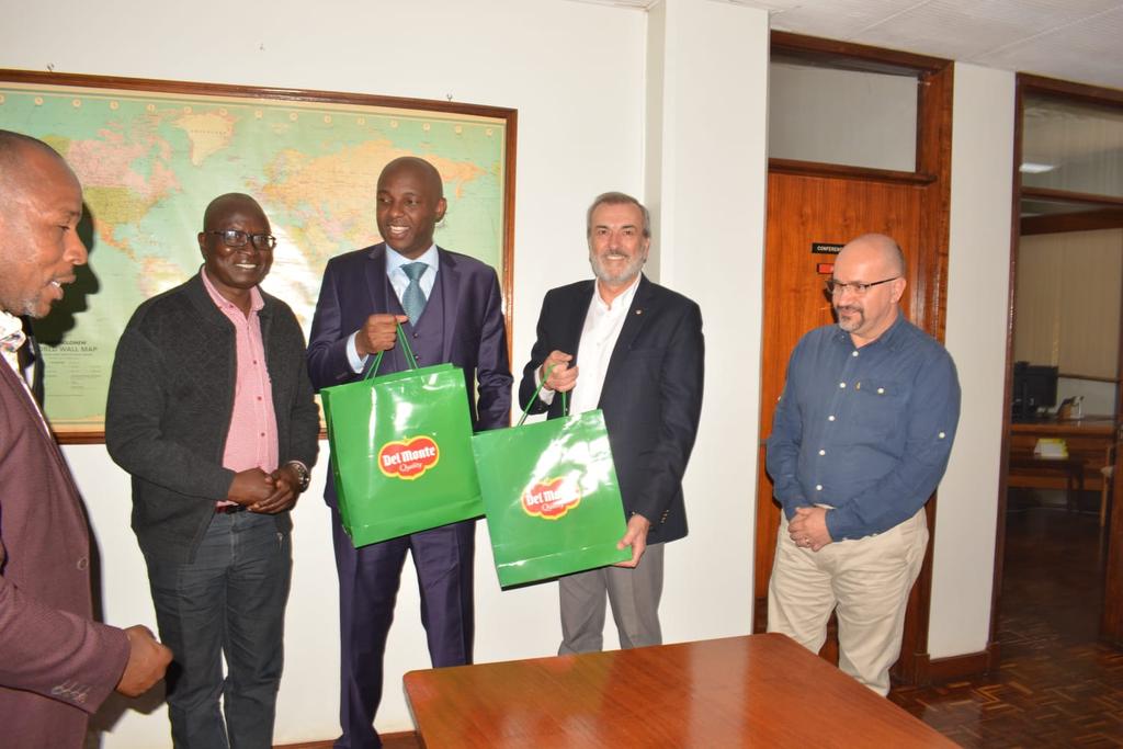 HonKangata's tweet photo. Our goal is to negotiate deals with private sector players who can uptake fruits from Muranga farmers.

Today we met Del Monte and explored potential areas of collaboration to increase farmers income. https://t.co/VsV5kWmaCO