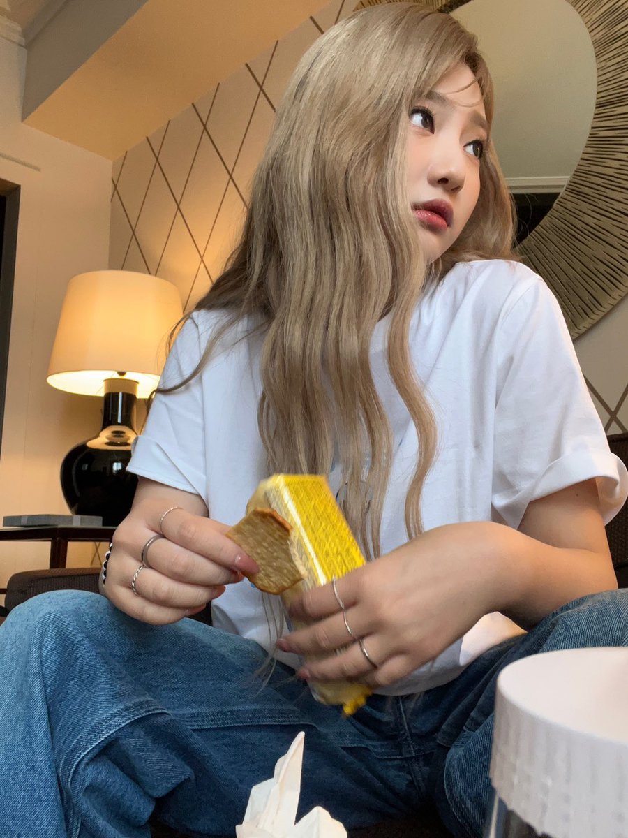 Karinayzu's tweet photo. après la pluie, le beau temps ִ ׂ 🥯🥨🍪 ◟♡ ˒ ⊹  ݁ ִ  ۫ https://t.co/jQ8DZbS8Go