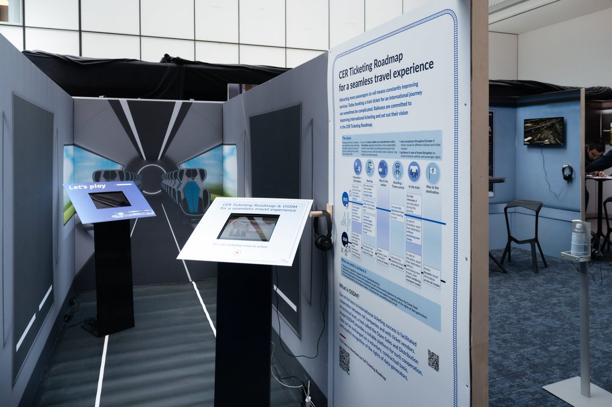 CER_railways's tweet photo. In the passenger section of our #TEN_T4Rail exhibition you can find a reconstructed carriage from the #EUYearofRail initiative: the #ConnectingEurope Express, an interactive map of high-speed and night train connections & more!
Check it out: 3rd floor @Europarl_EN through 13/10. https://t.co/hQvRD02cET
