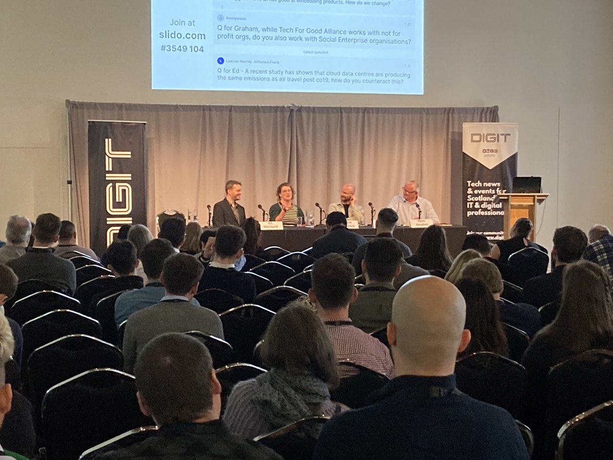 digitfyi's tweet photo. The first session Q&A is in full swing! If you have a question, get it in now! #dtsummit #DigitalTransformation https://t.co/Ui9YeoTzdN