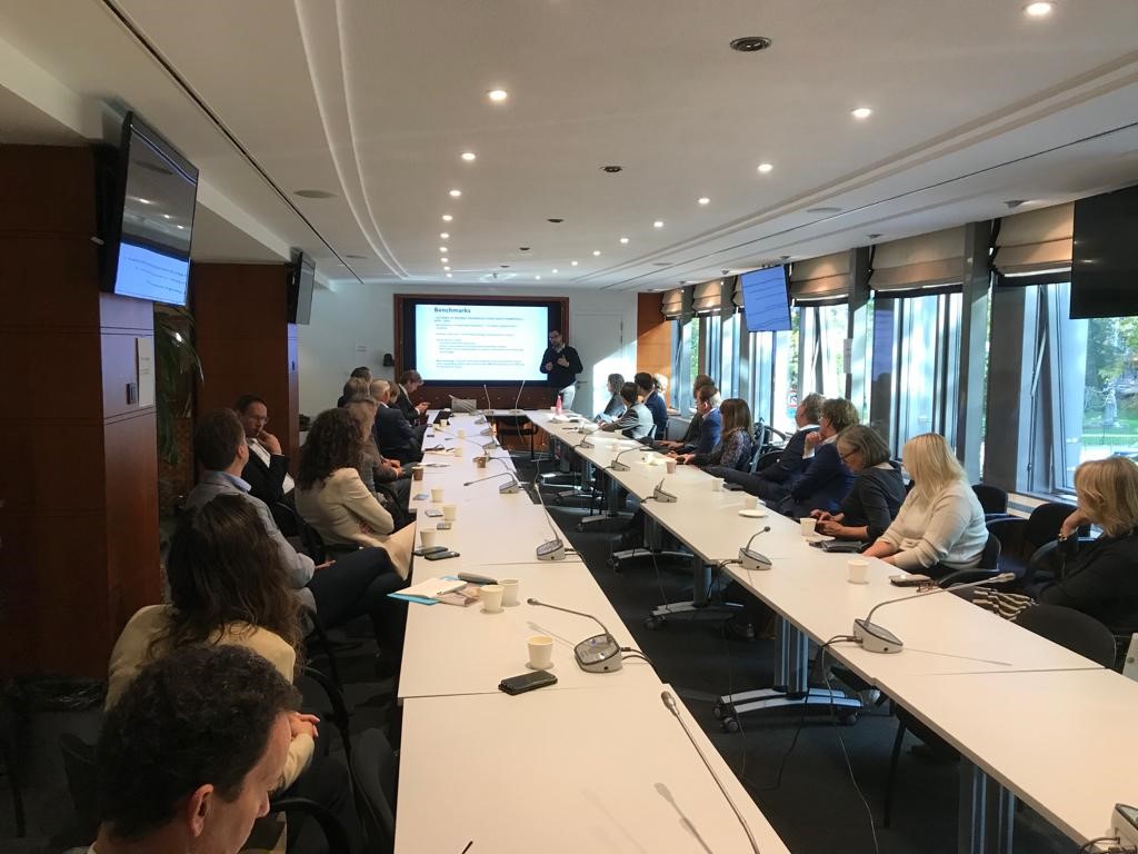 Groene Metropoolregio Arnhem-Nijmegen (@regioan) on Twitter photo Vanochtend in gesprek over circulaire economie met Europees netwerk <a href="/ACRplus/">ACR+</a> en onze collega’s van <a href="/provfryslan/">Provincie Fryslân</a>. Bestuurlijk trekker <a href="/tvanelferen/">Tobias van Elferen</a> vertelt over Europese circulaire ambities van de GMR, o.a. op gebied van circulaire bouw. Pitches van <a href="/frisodouwstra/">Friso Douwstra </a> <a href="/stellingwerf85/">Evert Stellingwerf</a> Vanochtend in gesprek over circulaire economie met Europees netwerk <a href="/ACRplus/">ACR+</a> en onze collega’s van <a href="/provfryslan/">Provincie Fryslân</a>. Bestuurlijk trekker <a href="/tvanelferen/">Tobias van Elferen</a> vertelt over Europese circulaire ambities van de GMR, o.a. op gebied van circulaire bouw. Pitches van <a href="/frisodouwstra/">Friso Douwstra </a> <a href="/stellingwerf85/">Evert Stellingwerf</a>