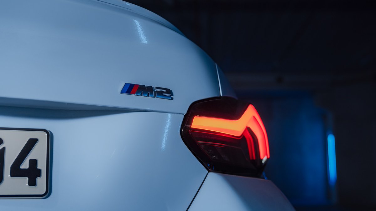 BMW's tweet photo. Introducing the new BMW M2. 
Agile, 460 hp, auto/manual, 3.0l six-cylinder, let's go. #THEM2

The BMW M2: Fuel consumption/100km, CO2 emission/km comb.: 10.2–9.6 l, 230–218 g. According to WLTP, https://t.co/twXzMrWMl3. https://t.co/SOCP1QYQvu