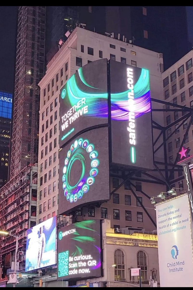 🚨SafeMoon Times Square News🚨

Die Werbeanzeige auf dem Times Square hat sich geändert. Nun ist das neue Logo auch da und in der Mitte kann man schön rundherum die ganzen SwaP Partner von SafeMoon sehen. #SAFEMOON #TimesSquare