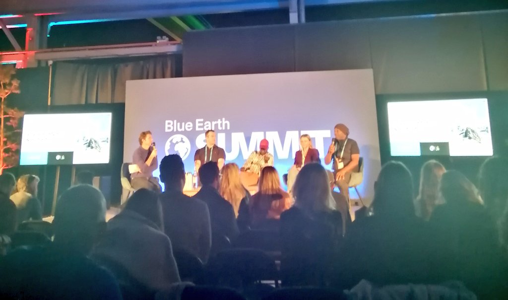 JennyMBriggs's tweet photo. 'We need more green and blue in our cities' - completely behind @urbanbirder and @WWTworldwide campaign to create more urban wetlands.π± #BESSUMMIT22
@BlueEarthSummit https://t.co/fHAH7wOGcC