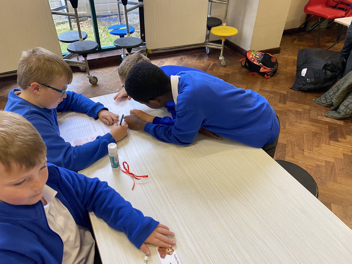StMarysCarms's tweet photo. Teddybear Enterprise for class 3 @stjohnlloyd today! Getting creative https://t.co/npRsr3Bo70