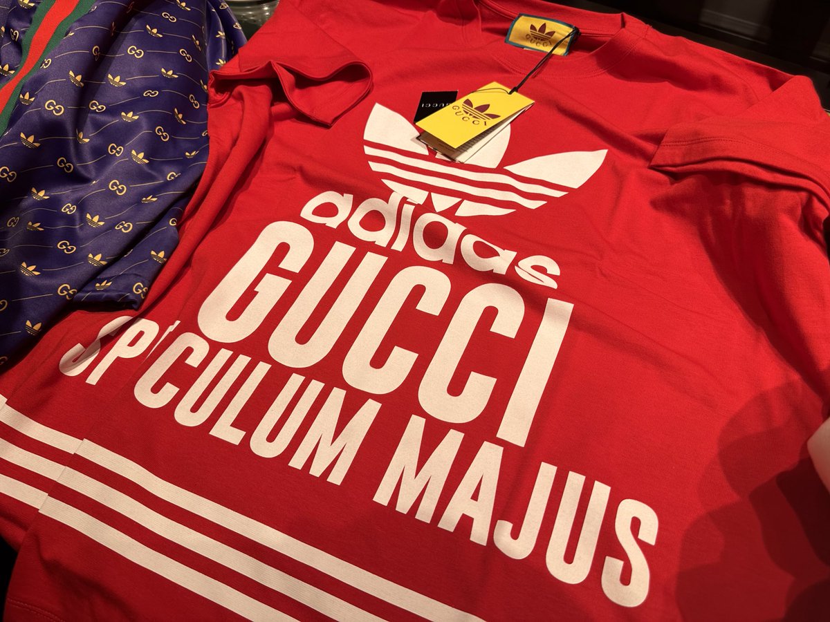 asukanagai's tweet photo. 限定では無い #GUCCIadidas
可愛いのでGET
ジュース貰って
嬉しくなって防寒も
お土産ありがとうございます
#GUCCI
#GUCCI金沢
#グッチ
#グッチ金沢
#グッチアディダス
#loveparade
#ラブパレード https://t.co/hAe85my50A