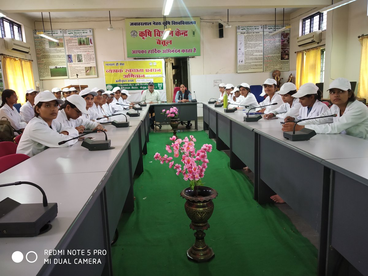 BetulKrishi's tweet photo. #Special_campaign_2.0
Training with RAWE students at KVK Betul https://t.co/hMjmJ6ey9g