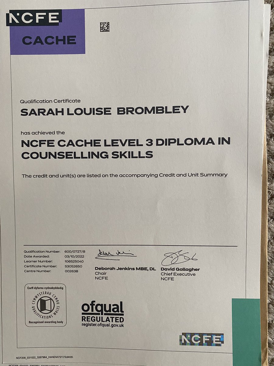 BrombleySarah1's tweet photo. Finally my certificate is here!!!!! #smashinglife #keeplearning https://t.co/l4ckjlWqkC