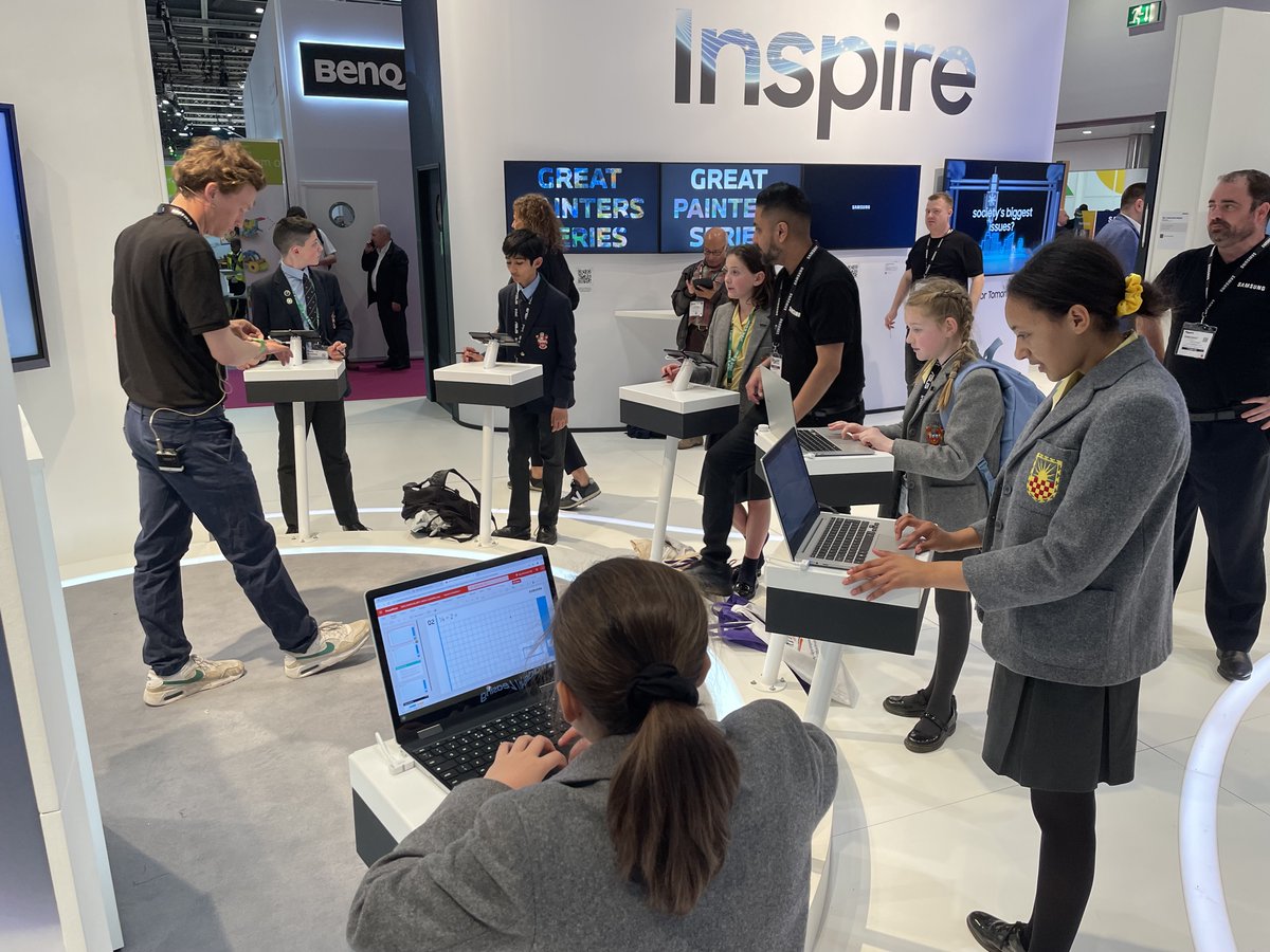 RGSTheGrange's tweet photo. We are delighted to share that The RGS Worcester Family of Schools has been awarded Apple Distinguished School Status until 2025.

A huge congratulations to all the innovators involved in our Digital Learning Programme!

To find out more, follow the link: https://t.co/gJsWwdaFDK https://t.co/IbVVU3M52j