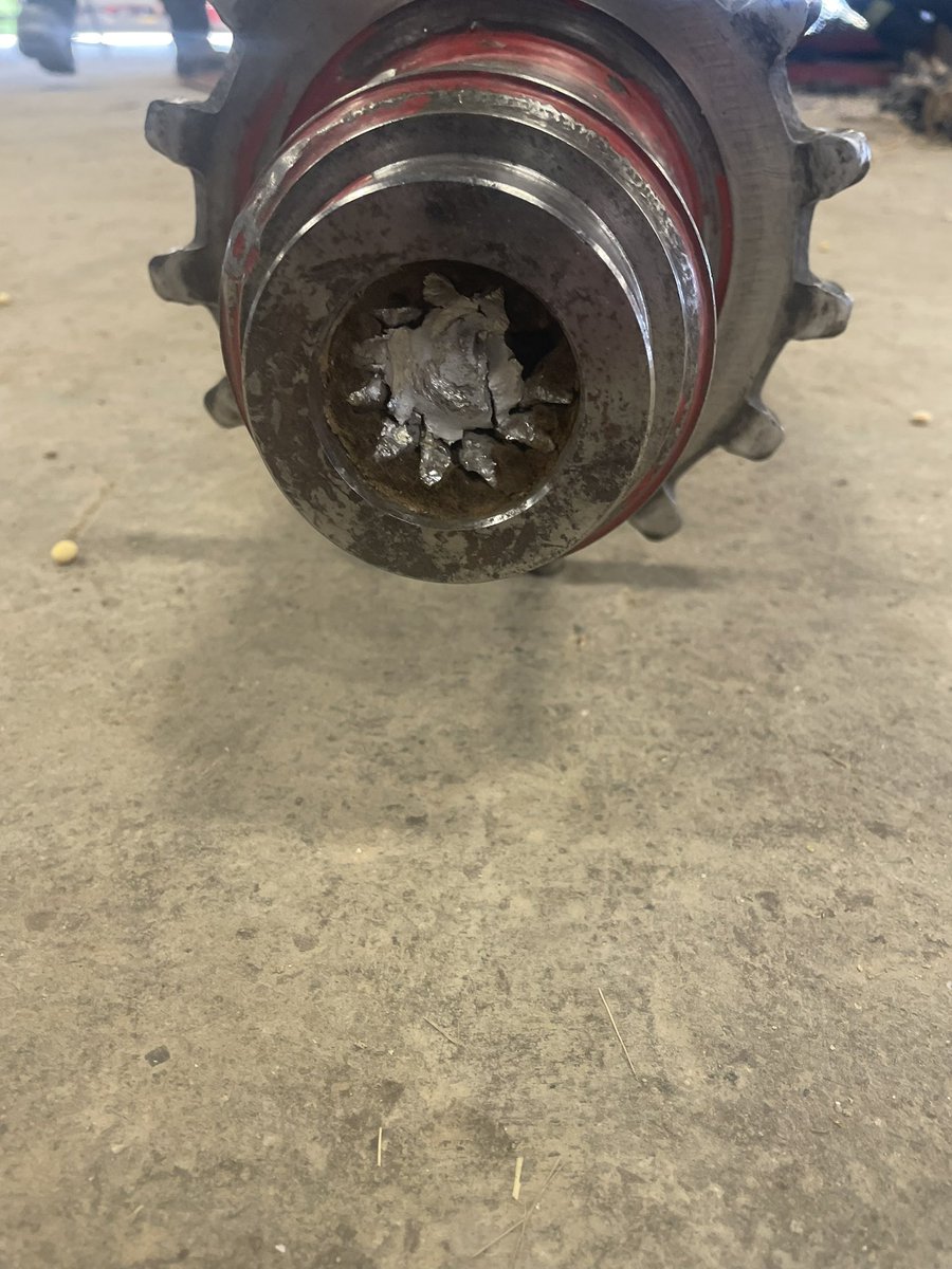 TJKlopp's tweet image. Thanks to all the guys at  @DeltaPowerEquip in Exeter!!  the one combine was only in the shop for 4 hours yesterday on one of the nicest harvest days of the fall!  Still managed to get back to the party and knock a bunch more off after supper #allhandsondeck