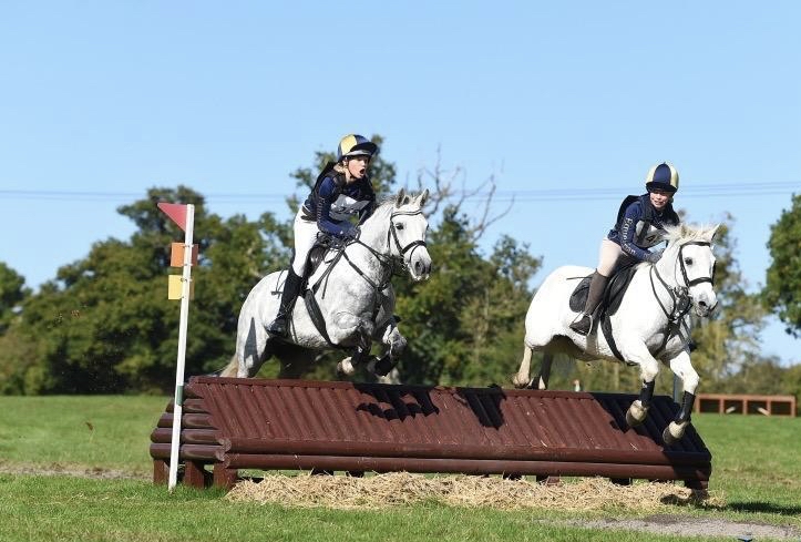 KingsCollPrep's tweet photo. King's were flying the flag at the Pontispool Hunter Trial last weekend. Competing were Pippa &amp; Lizzy R, Tabitha &amp; William T, and Emily &amp; Jess M. They all competed individually in the 80cm and there was a second between them!

#Equestrian #Horse #Horses #EquestrianLife #Equine https://t.co/NgSH0gjmAN