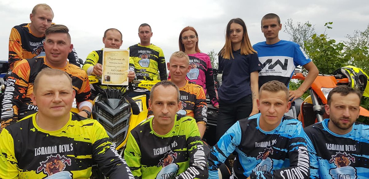 SLAVGENT's tweet photo. Nie samym esportem człowiek żyje. Cieszymy się, że regularnie realizujemy także odzież pod właściwie każdy rodzaj aktywności fizycznej.😌 https://t.co/iOARFmY6Hm