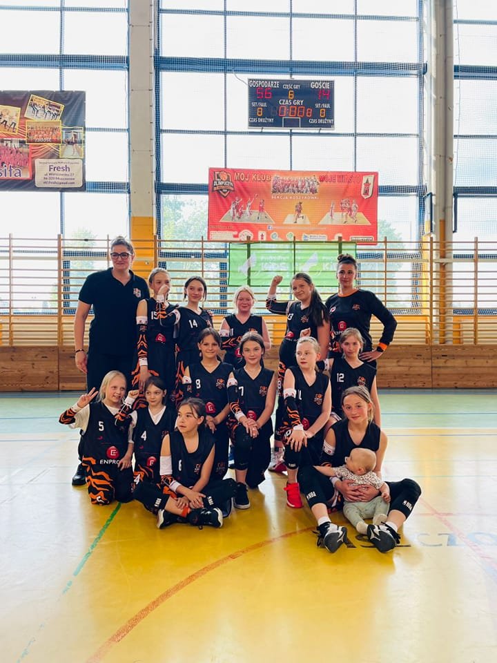 SLAVGENT's tweet photo. Nie samym esportem człowiek żyje. Cieszymy się, że regularnie realizujemy także odzież pod właściwie każdy rodzaj aktywności fizycznej.😌 https://t.co/iOARFmY6Hm