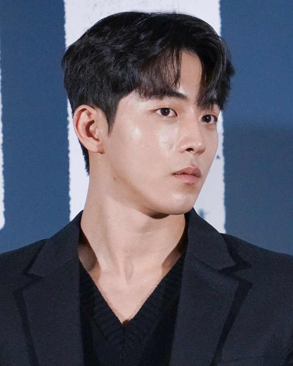 jjwohyuk's tweet photo. this is what we call drop dead gorgeous https://t.co/jSekgh0UGS