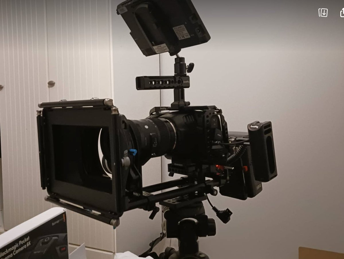 MorganMescal's tweet photo. Got the battery, 2 actually and the plate, camera rig is getting there!
#camerarig #blackmagic6k #filmmaking #sigmalens #mattebox #monitor #smallrig #tilta #cameraequipment #Ireland https://t.co/WzwEKCpzlV