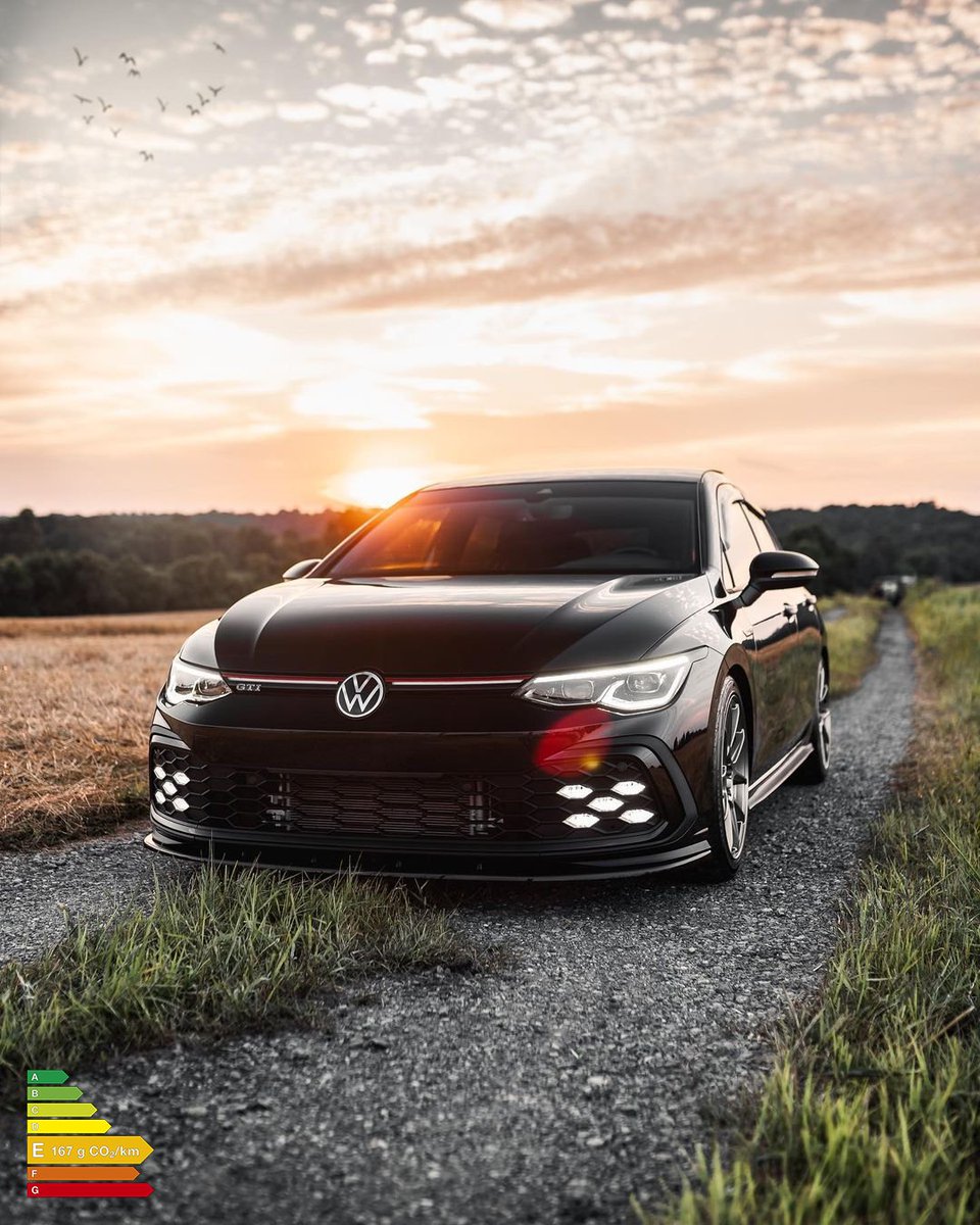 Éclipse du jour. 📸 (@/bentroxell : bit.ly/3ExMXAT) #VWetMoi #vwgolf