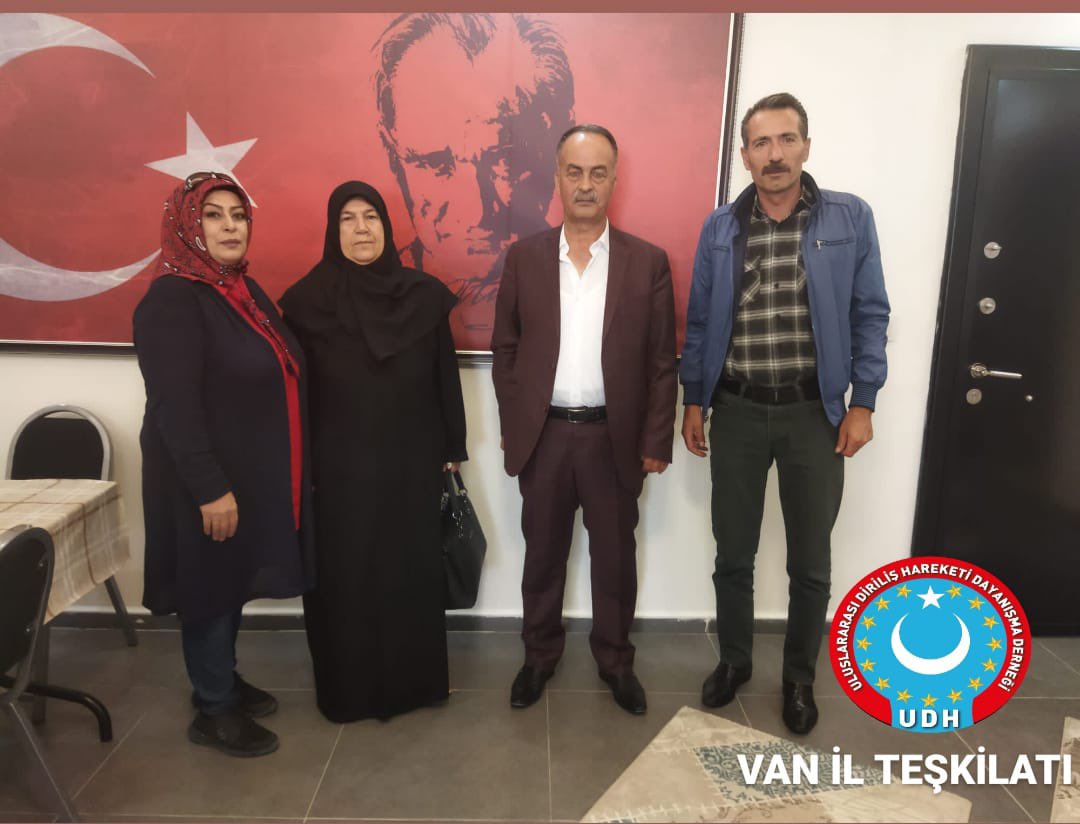 dirilis_sehit's tweet photo. Şehit Uğur Sağlam’ın değerli babası ve annesi derneğimizi ziyaret ederek Hasbihal ettik kendilerine uluslar arası diriliş hareketi Şehit ve Gaziaileleri dayanışma derneği Van il başkanlığı adına teşekkür ederiz. https://t.co/VtWv7iFtQb