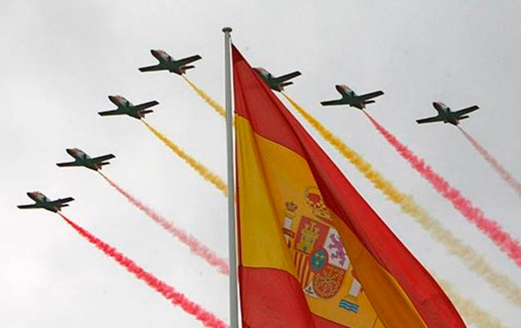 CerveraAl's tweet photo. Feliz Dia de la 
FIESTA NACIONAL
❤️💛❤️ https://t.co/ZpTiM8TzwF