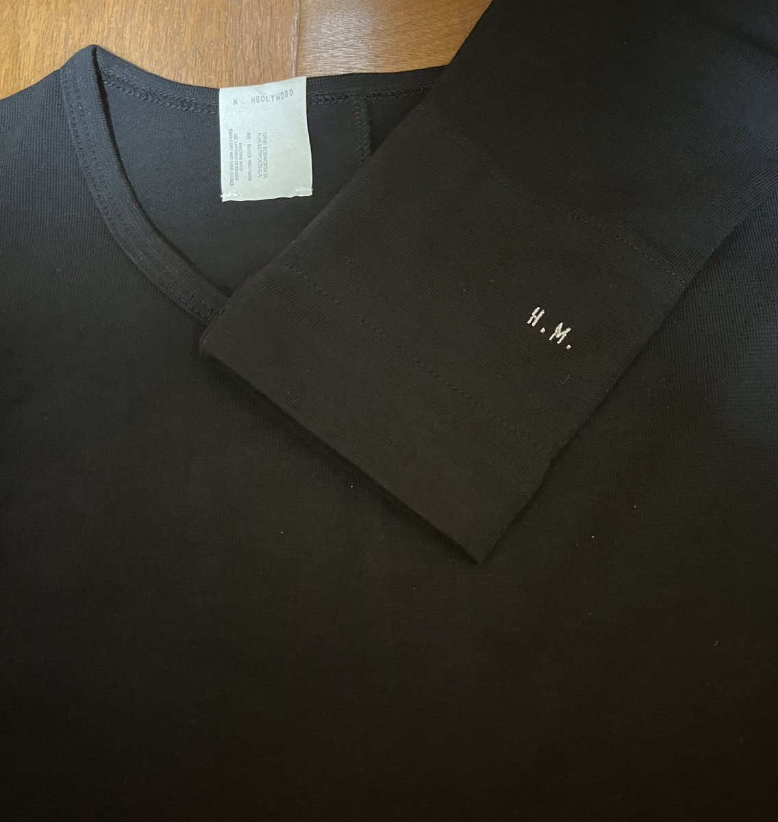 fp4f5v's tweet image. ロングスリーブTシャツが届いたー💕
これは、ほっそり宮本さんが着るからカッコいいのね。。ぽっこり私が着るとなんか全然違うお洋服になっちゃったわ😑
#宮本浩次
#Nハリ