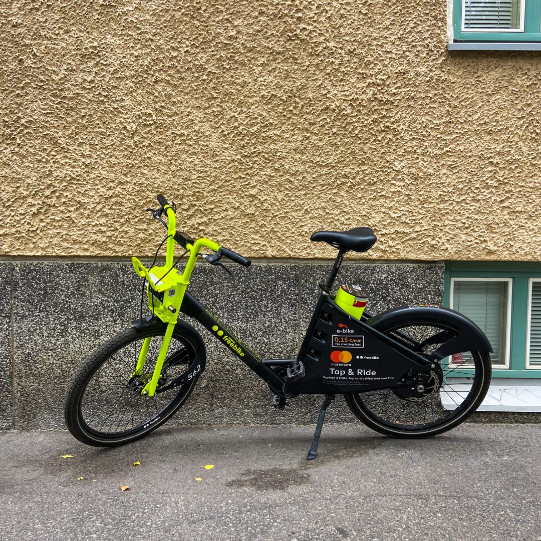 HelFreebike's tweet photo. Freebike-virtuaaliasemat löytyvät kätevästi sovelluksesta. 🅿️🚲

Pyörän voi pysäköidä virtuaaliasemalle tai vaihtoehtoisesti voit jättää pyörän sinulle sopivaan paikkaan sovelluksen kartan vihreän alueen sisällä. ✅

Sähköisiä ajoja! 😎⚡️

#helsinkifreebike https://t.co/MMRtVNW1mj