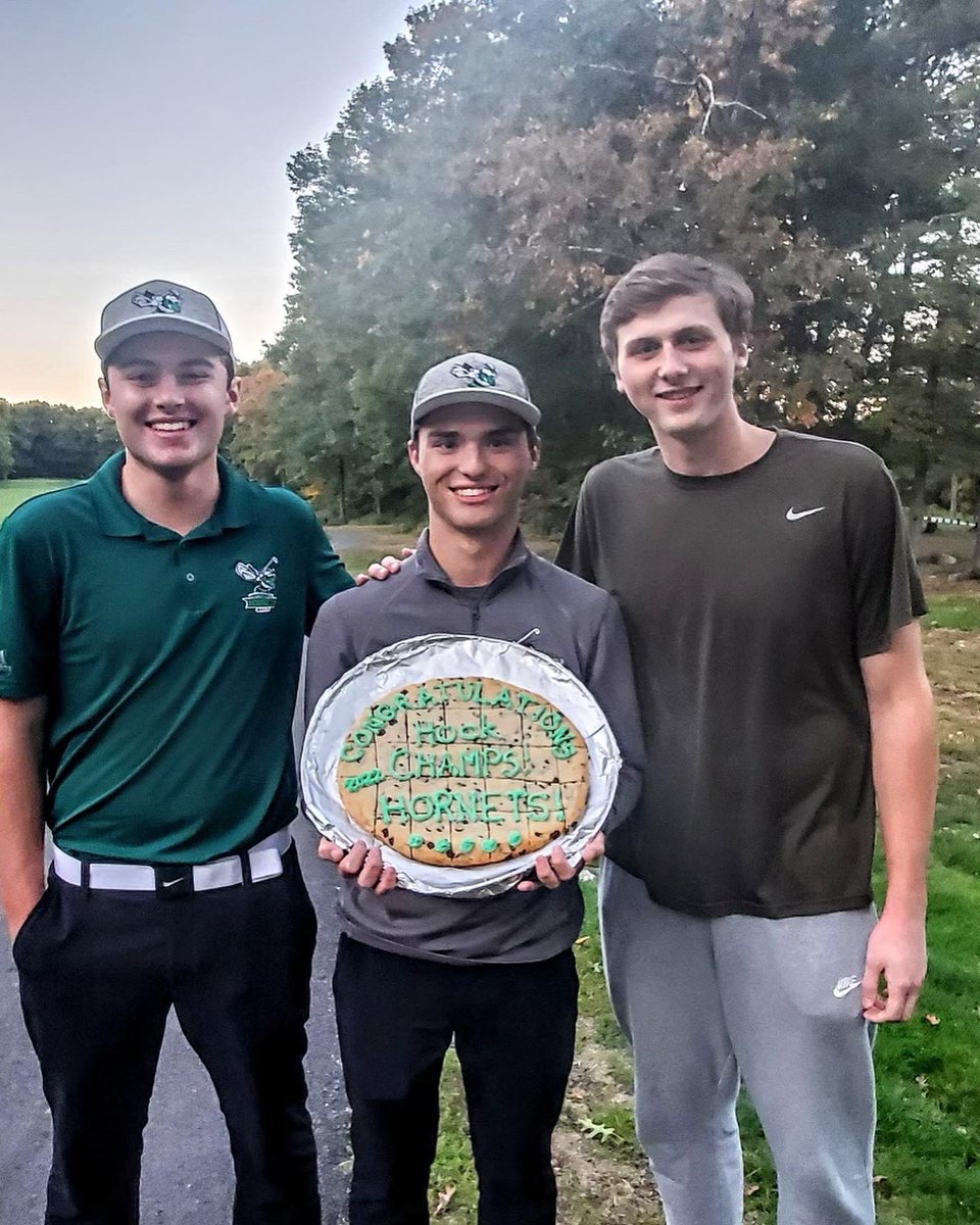 These three STUDS right here. Our seniors. Our captains. Epitome of what you want in leaders. Just gave 100% effort to do whatever it took to be the best TEAM. Incredible athletes, but even better people. Be like them. Thank you Hugh, Michael and Chris!! 🐝 ⛳️