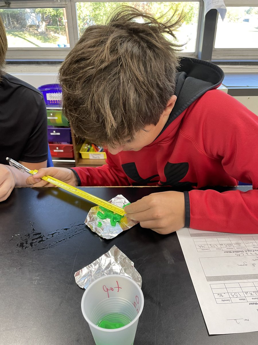 mrs_vindigni's tweet photo. Using our knowledge of scientific processes in our latest lab! Which liquid will cause greater growth? Our students tested to find out! 🐸🥼 https://t.co/ieO1CRWxmR