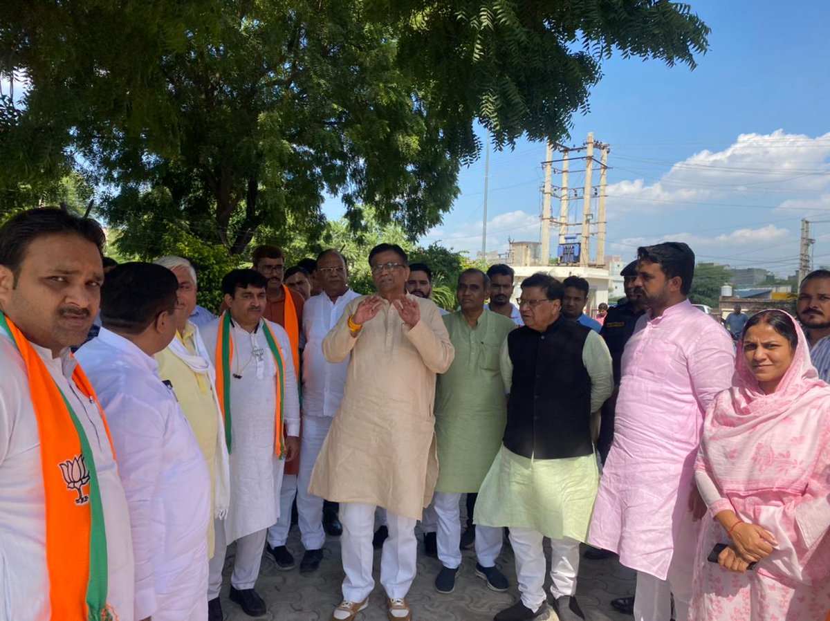 OPDhankar's tweet photo. आज भाजपा हिसार जिला कार्यालय पर पहुंचकर कार्यकर्ताओं से संवाद कर आदमपुर उप चुनाव की तैयारियों का जायजा लिया। #BJP4Adampur https://t.co/xoZJvQpJwO