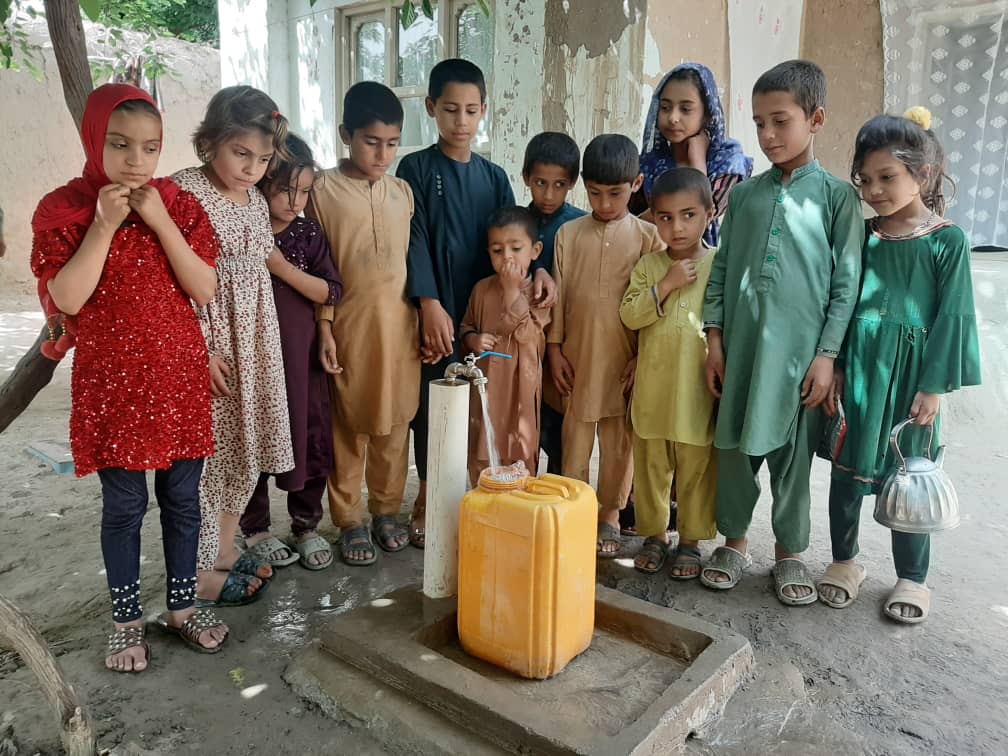 RuWatSIP's tweet photo. 1/4. The Rural Water Supply and Sanitation Programme (Ru-WatSP) of the Ministry of Rural Rehabilitation and Development (#MRRD), with @UNICEFAfg support, provided water services for 14,000 people in seven provinces over the last three months of 2022. https://t.co/dZT5LA3oYC