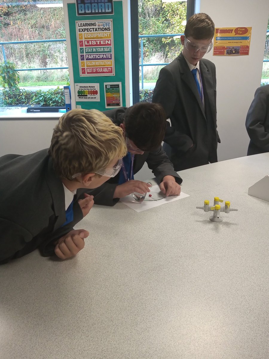 science_utc's tweet photo. Investigating if the colour of the skittle has an impact on the rate of diffusion in year 9 science this week, as part of learning about scientific methodology. #youngscientists @ScarboroughUTC https://t.co/3CgeTVFnDA