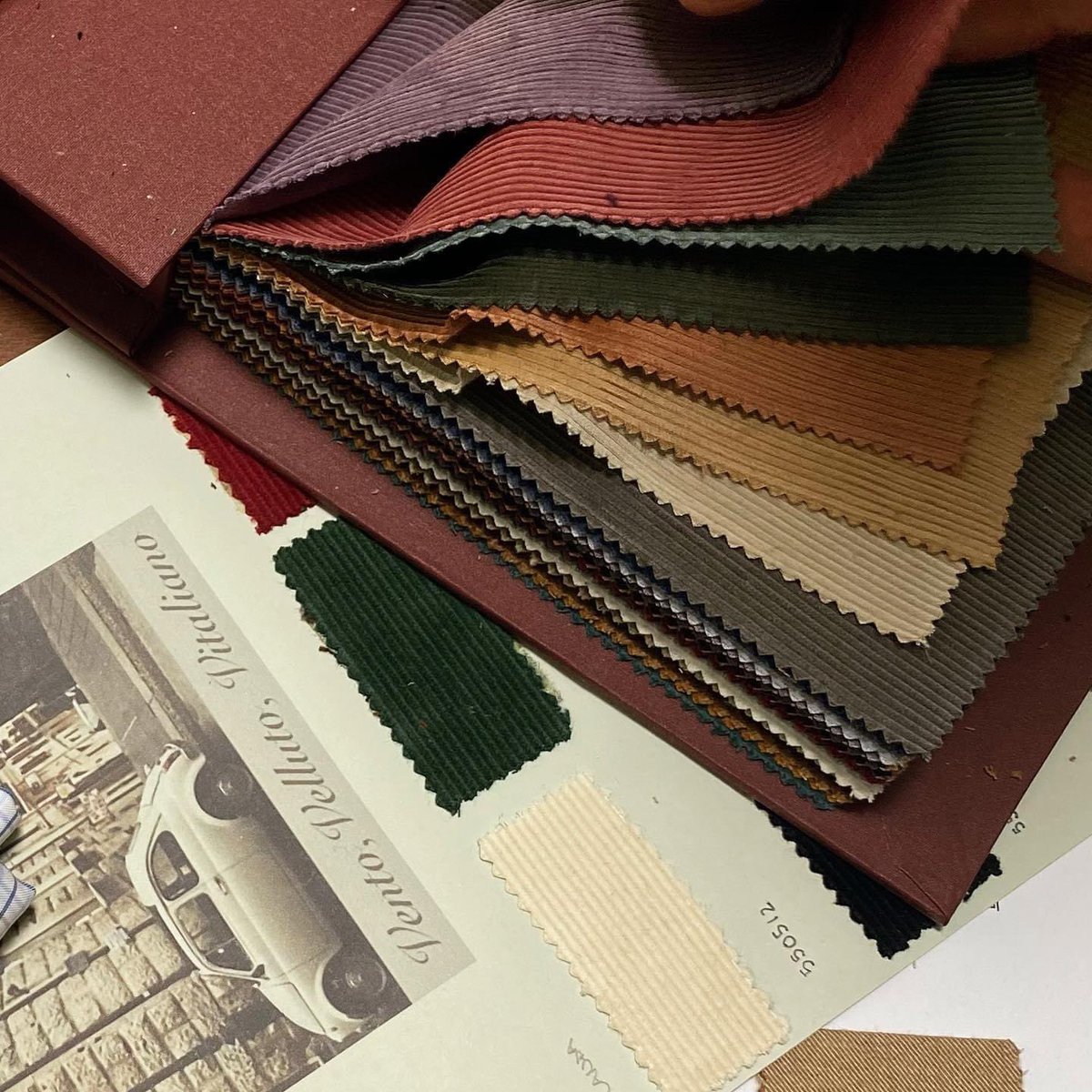 Santillo1970's tweet photo. Color choise is a huge part of our job. For us, the natural landscapes where we grew up and live in, places that evoke the clssic mediterrean elegance whit its intense atmosfere, are main influence for color
๐โ๏ธ๐จ
#mastershirtmakers
#meetsantillo
#bespoke
#elegance https://t.co/aWAJ0ksDdJ