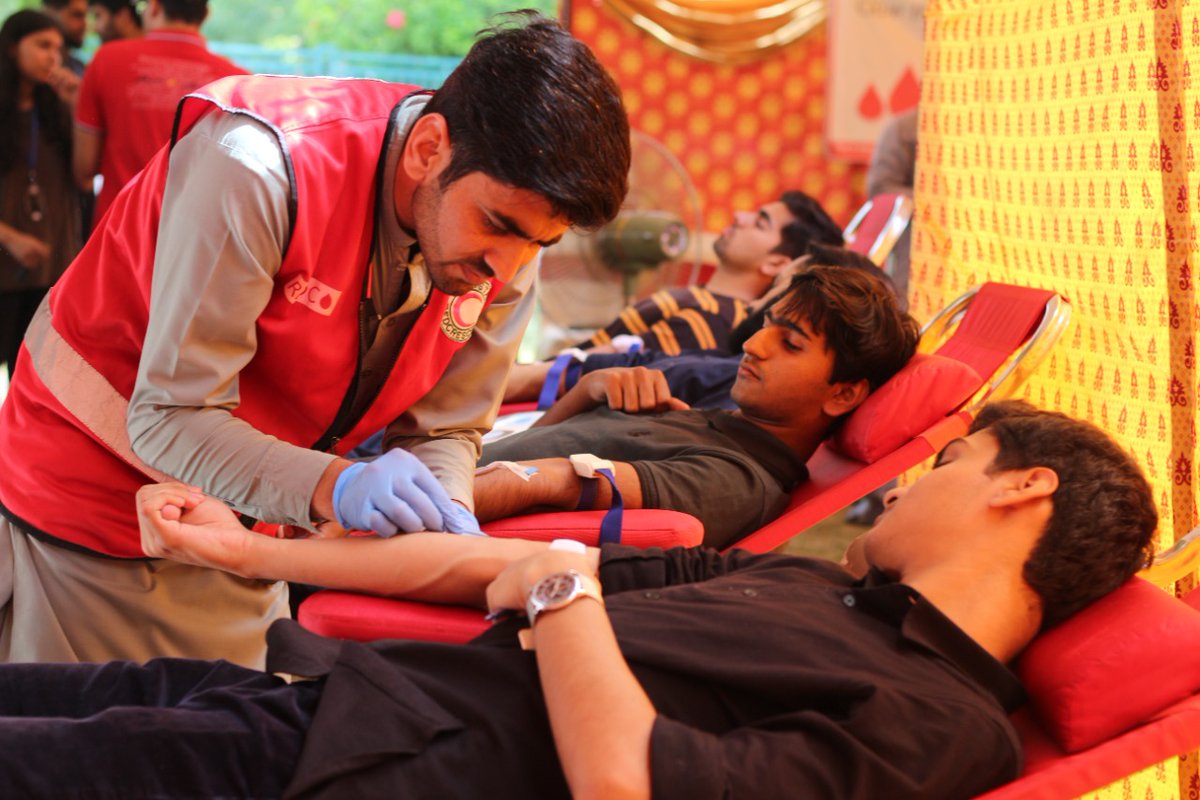PRC_official's tweet photo. A recorded collection of 360 units was made by enthusiastic and motivated students of GHULAM ISHAQ KHAN University, Swabi. 

@PRC_official Blood Donation Camp held at Swabi university made a record by collecting such a large number of units in one day.

#DonateDropsOfLife https://t.co/arm355QefV