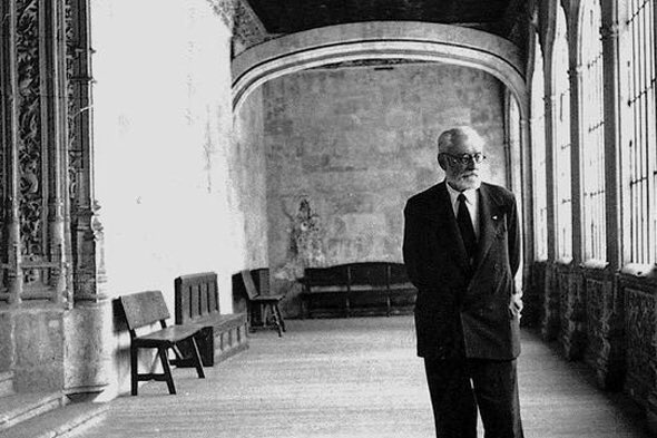 emilio_delrio's tweet photo. 80 años del "venceréis pero no convenceréis"de Unamuno en @usal
Unamuno era, por cierto, Catedrático de Griego https://t.co/wIBohYvBAG