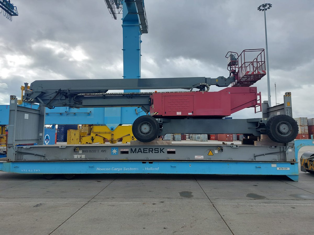 wrlshipping's tweet photo. With space at a premium in RORO vessels WRL is always looking for economical and sure shot solutions for our customers. This JLG 150HAX shipped on a flat rack for our customer who were unable to get space on a RORO vessel. #jlg #transportation #freightforwarding #logistics #WRL https://t.co/u0lNOYRZtb