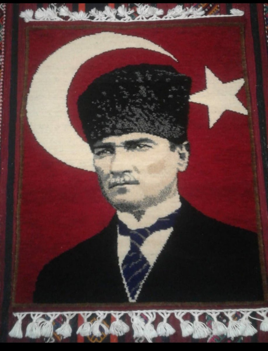 Halı dokuma tezgahında ilmek ilmek elde dokuduğumuz bu #atatürk portrelerini satabilmek istiyoruz,değerini anlayabilecek kişilere ulaşmak için destek rica edebilirmiyim:)) Sevgili @haluklevent @NataliAVAZYAN @aykuterdogdu @AtillaTasNet Teşekkür ediyorum:)) Dahada napiyim😏