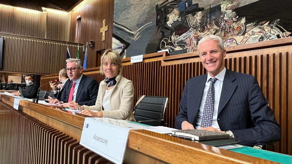 barbara_zilli's tweet photo. Primo giorno di Commissioni oggi in Consiglio regionale per accompagnare in Aula la manovra di assestamento🍁autunnale: ✅ 214 mln 💶 per 🏥 sanità 💡 risparmio energetico 🏡casa 🏫 scuole  ⛽ benzina 🏗 cantieri #giuntafedriga #assestamento #autunno #territorio https://t.co/kuhLuZeUwJ