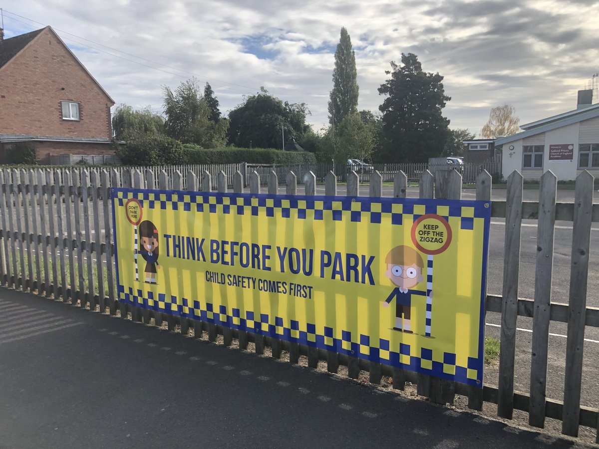 🌟Prize Winner🌟 
Delighted to have delivered and fitted a free parking banner at Salford Priors C of E Academy earlier today.
#signs #traffic #parking #roadsafety #safety #parkingbuddies #evesham #salfordpriors #worcestershire