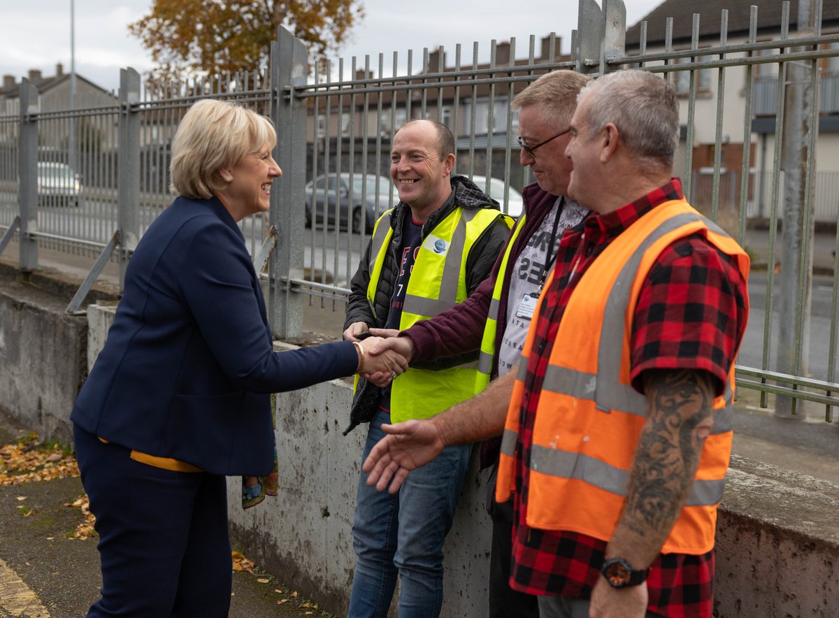 DeptRCDG's tweet photo. Minister @HHumphreysFG announces over €12.5million to support almost 600 Community Centres nationwide during a visit to the Fettercairn Community and Youth Centre in Tallaght.
Read more > https://t.co/RyTAL4eHTz https://t.co/7fKxkUNhwc