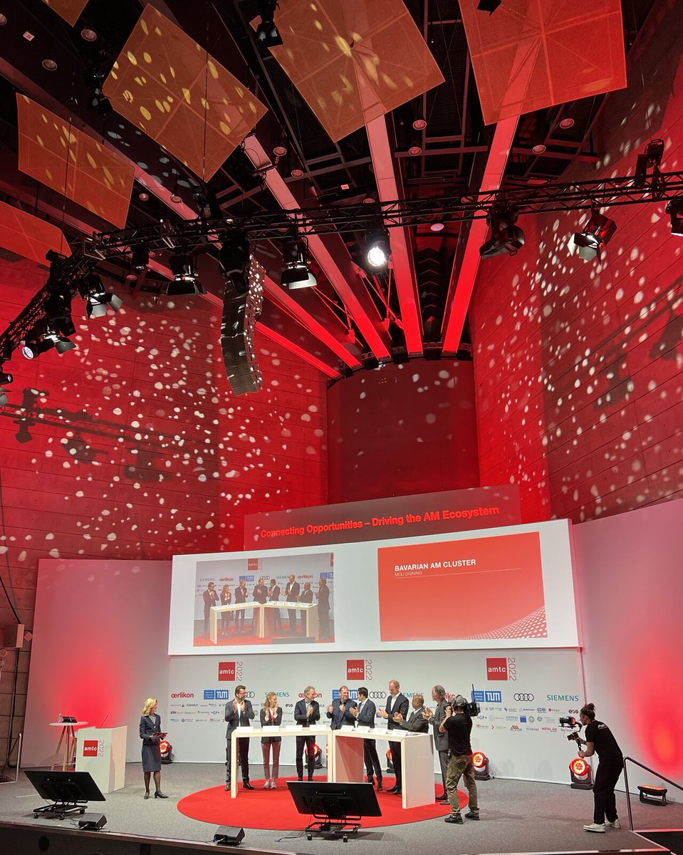 The collective AM community is making great progress. The next crucial step: Founding the 'Bavarian AM Cluster'! Read the full press release here: lnkd.in/eTMp7dVi #amtc #AdditiveManufacturing #oerlikon