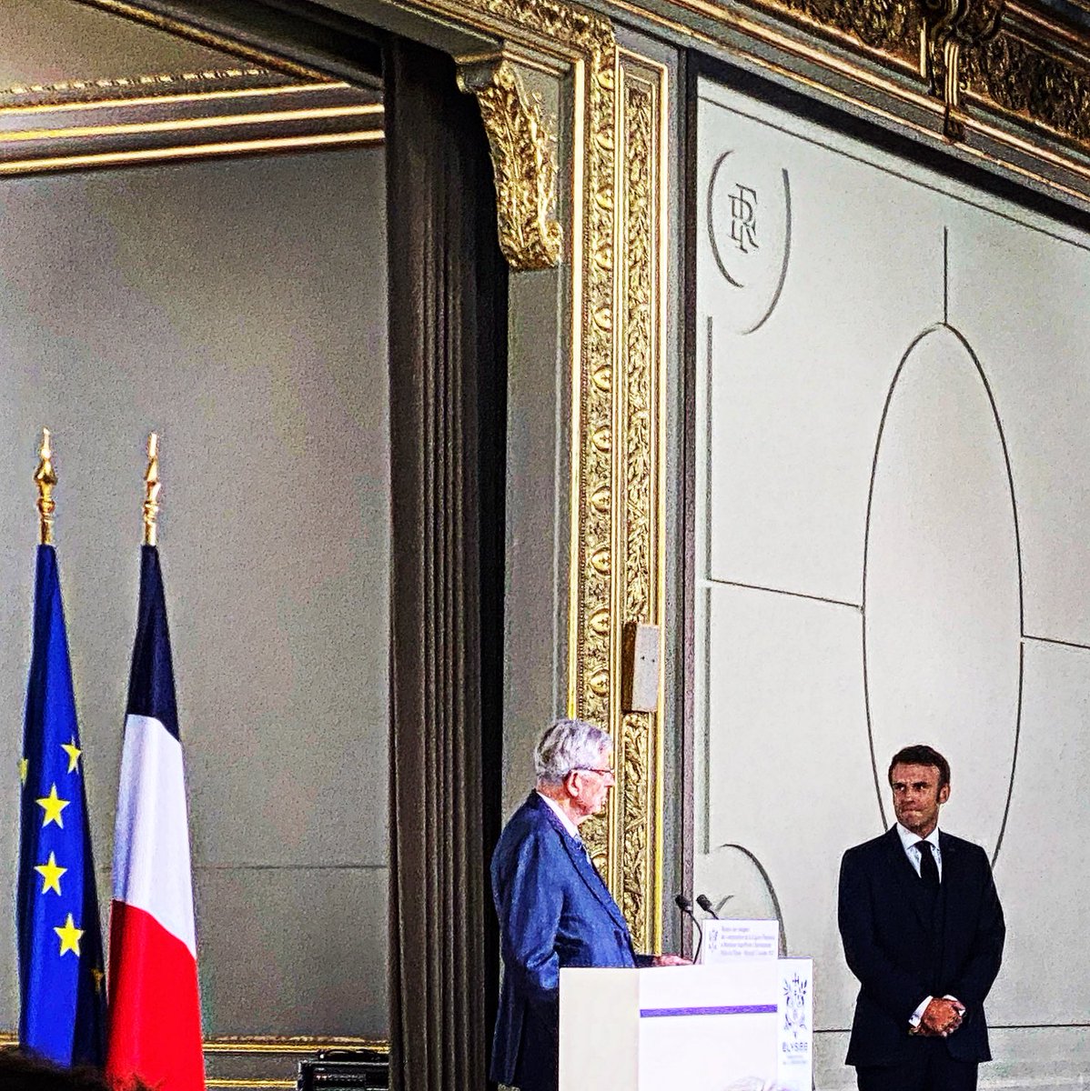lapayet's tweet photo. A l’Elysé. Remise des insignes de Commandeur de la Légion d’honneur à Jean-Pierre Chevenement
#elysée #politique #politiquefrancaise #paris #parisfrance #parisjetaime #ministre #lpconseils #rp #relationpresse #work #laurentpayet #chevenement https://t.co/5fRkPKw3Sd