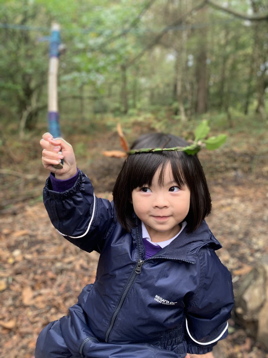 Woodland crowns and fairy bells at Forest School @SuttonHighGirls @PSHeadSutton <a href="/SurreyWT/">Surrey Wildlife Trust</a>