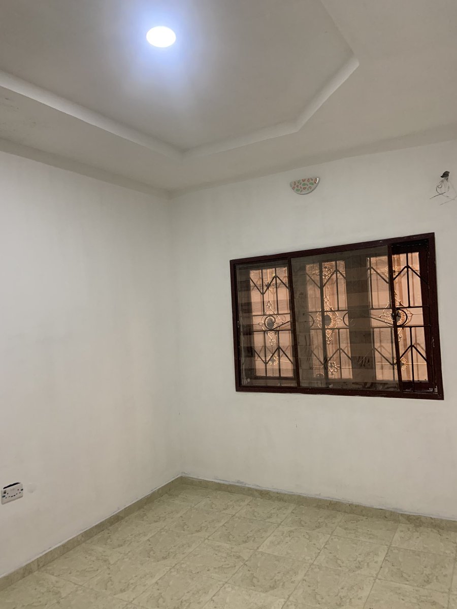 everythingwears's tweet photo. A room and parlor sef contain for rent 
Location ikorodu 
Price 300,000 per annum total package 450k
Pls retweet 😻😻🤲🏻🤲🏻 https://t.co/XKWlA1EtSO