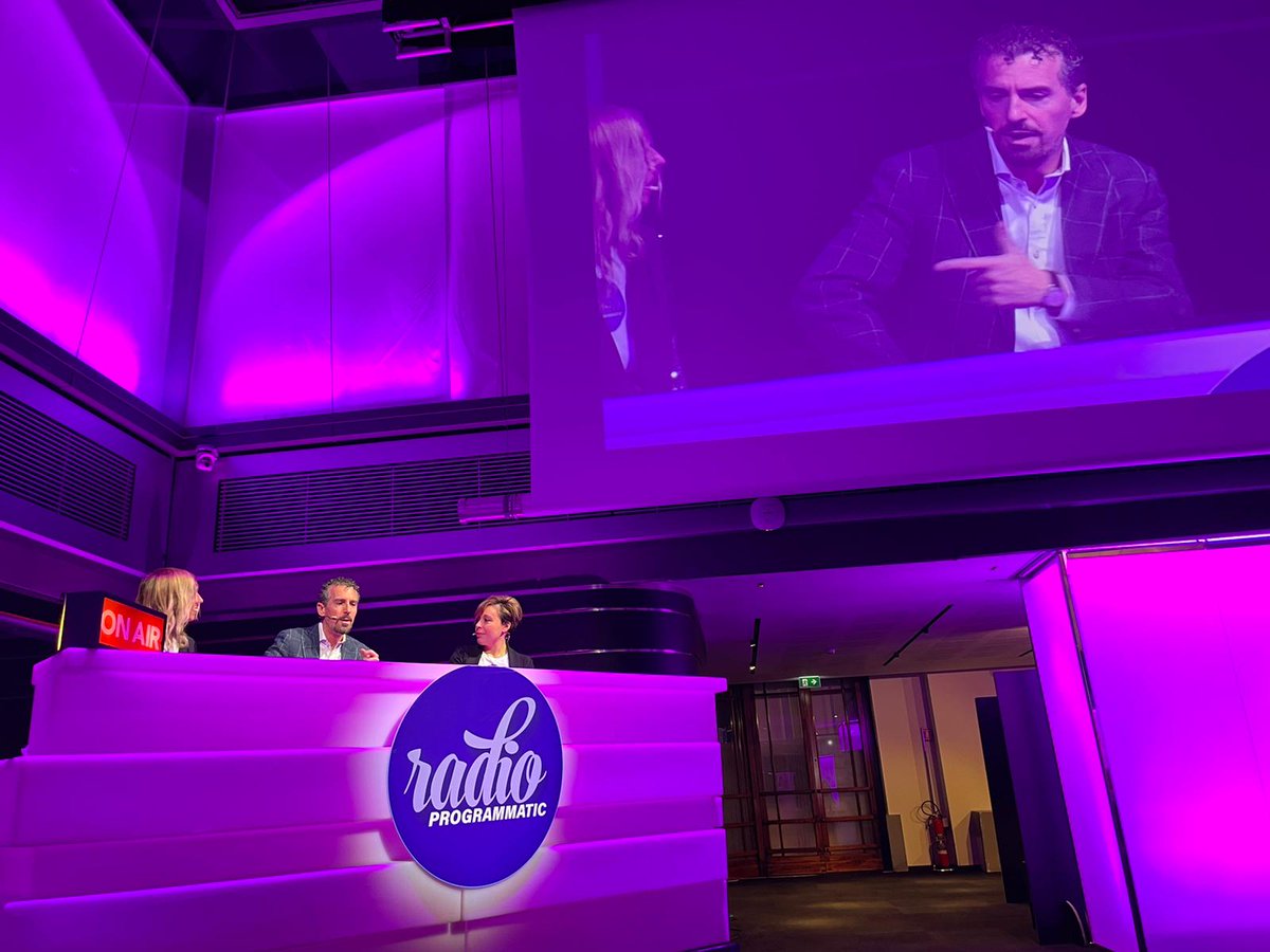 JacopoFortino's tweet photo. “Non possiedo la televisione perché non voglio accendere la TV per noia ma voglio guardare un contenuto televisivo quando ho reale voglia di farlo” - @silvioderossi 

#EngageConference https://t.co/HazUGRdbrn