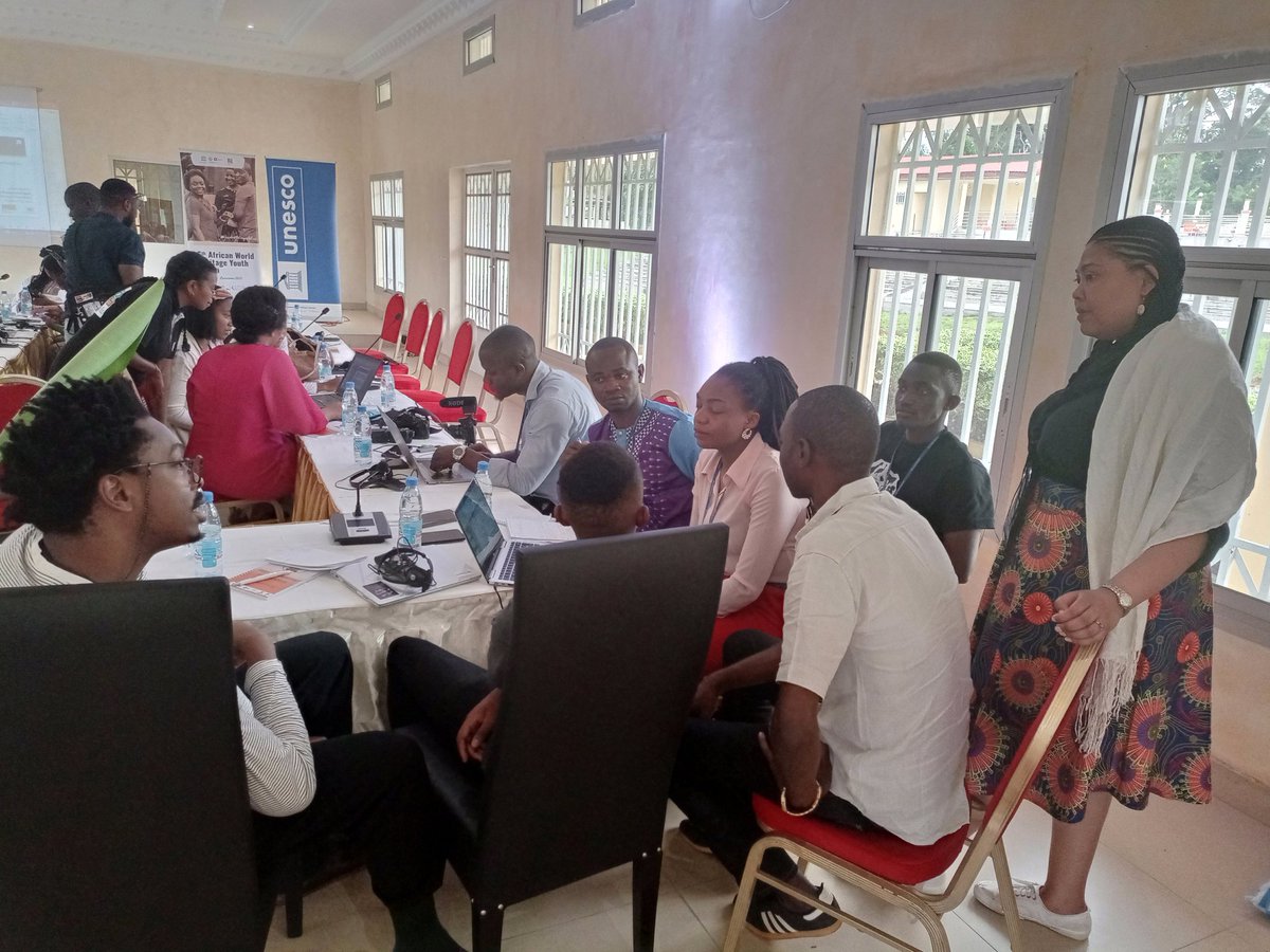 MINAC237's tweet image. Le travail en groupe des participants de la 6eme forum des jeunes professionnels en patrimoine mondial. Il est question de monter des projets qui répondront à des problèmes que font fasse notre patrimoine et suggérer des solutions.
#UnescoYaounde
#unesco
#TheNext50