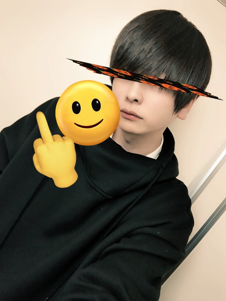 彼女いない歴20年の陰キャを飼ってくれる方いますか？🥰
飼ってくれる方には凄くなつきます🥰

《アピールポイント》
ヤクルトの蓋を歯で穴あけて飲むのが得意