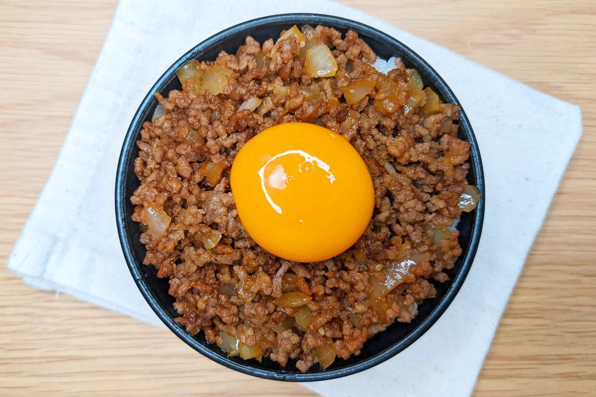 美味しくないわけがない♪がっつり食べたいTHE男飯『甘辛ひき肉丼』レシピ！