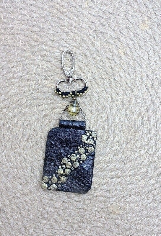 Tehmina17937798's tweet photo. #etsy shop: Black handbag rectangular charm polymer clay, handmade purse charm| Christmas gift for her https://t.co/PnnTEvuD2H #black #gold #handmadeclay #keychaincharm #handmadecharm #handmadeaccessories #handbagcharm #unique https://t.co/o7kRmqx21z